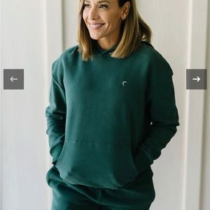ZYIA Active Pine Green Relaxation Pocket Hoodie Sweatshirt